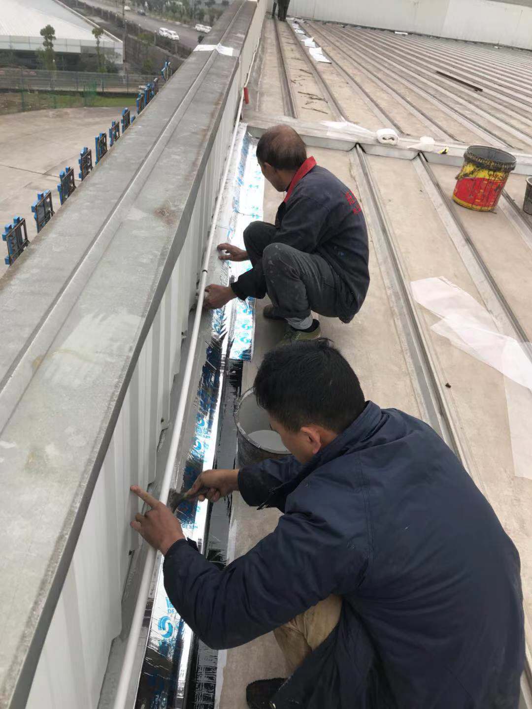 两江航空挡墙交接缝密封防水