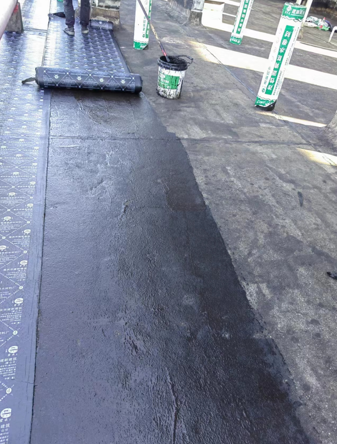 城市领地屋面冷涂非固化加卷材