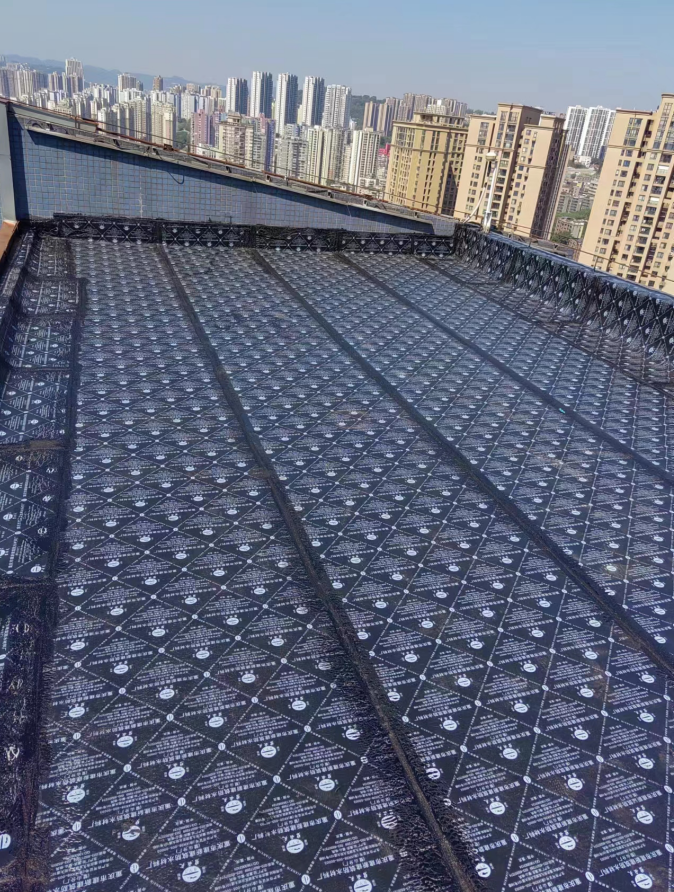 城市领地屋面铺贴卷材