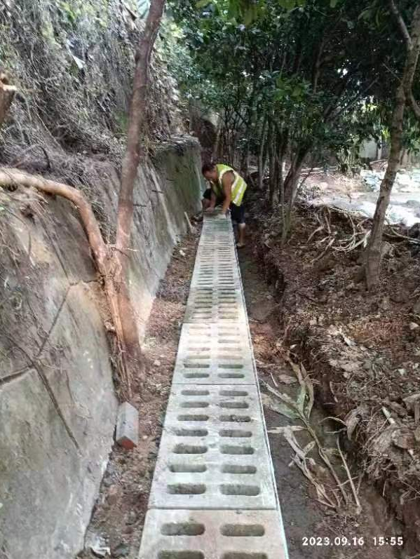 4、阳光100国际新城排水沟堵塞维修改造 (7).jpg