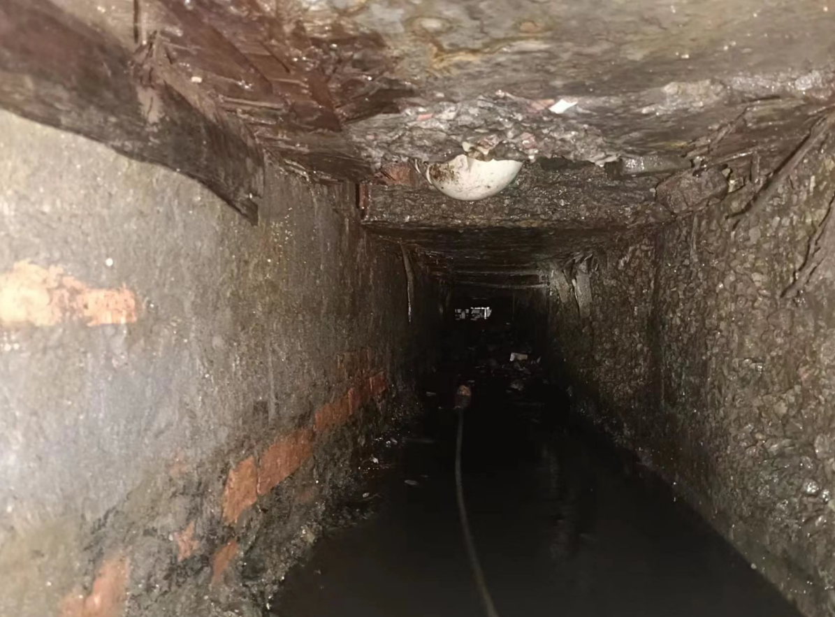 阳光100国际新城排水沟堵塞维修改造