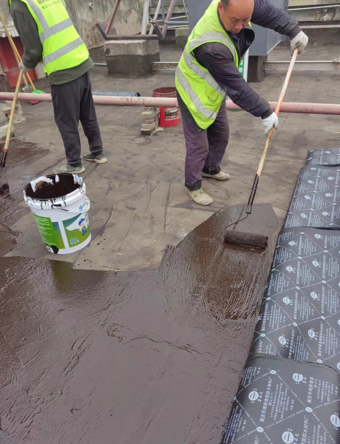钰鑫集团屋面非固化加卷材防水