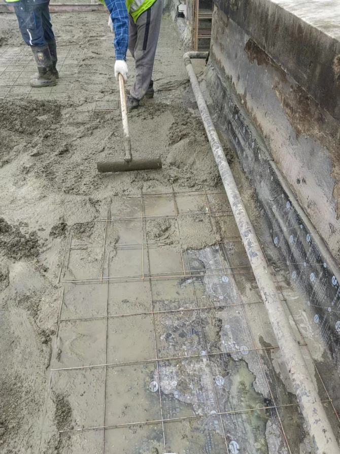 钰鑫集团屋面做保护层