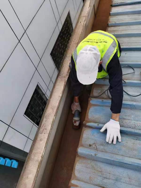 安福汽车彩钢屋面局部涂膜防水