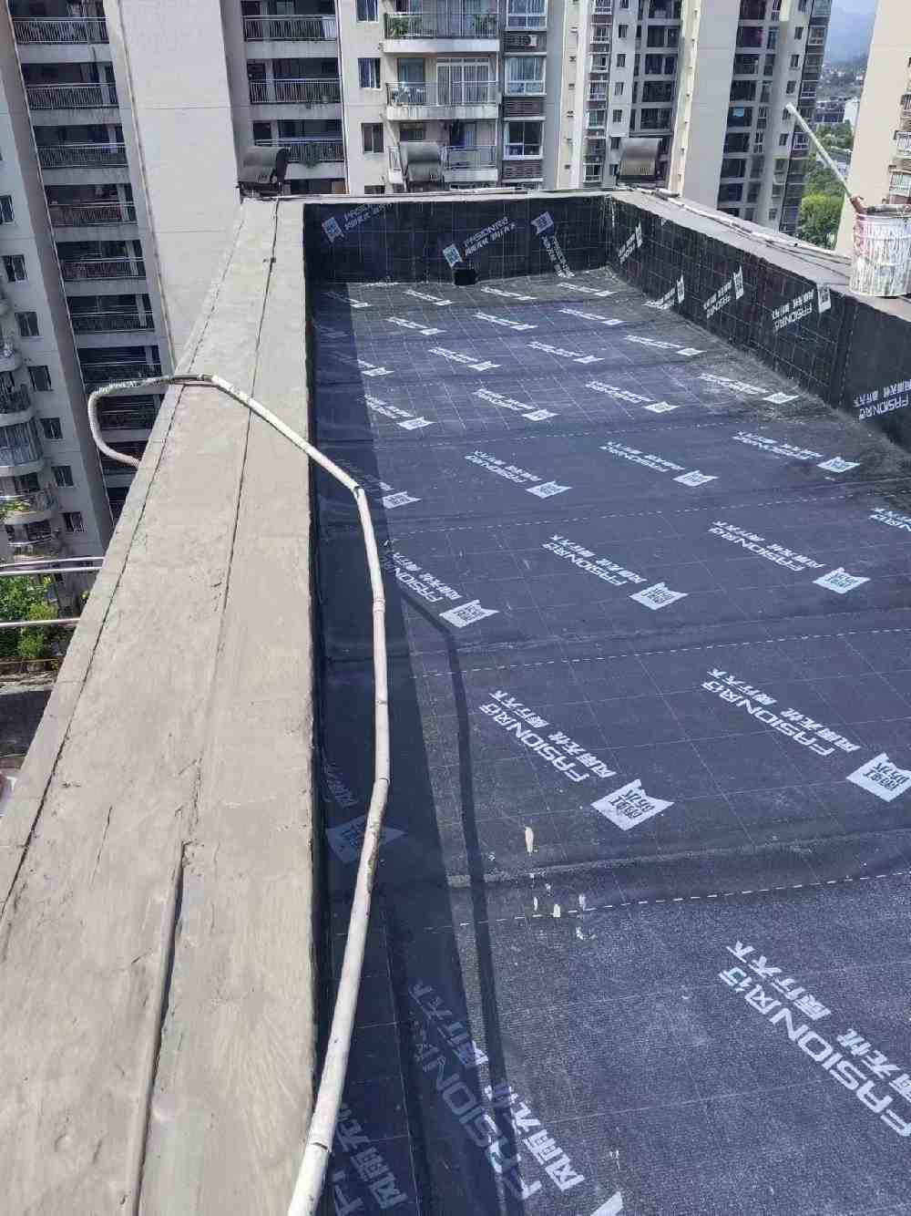 北碚中央美苑外墙、斜屋面防水维修