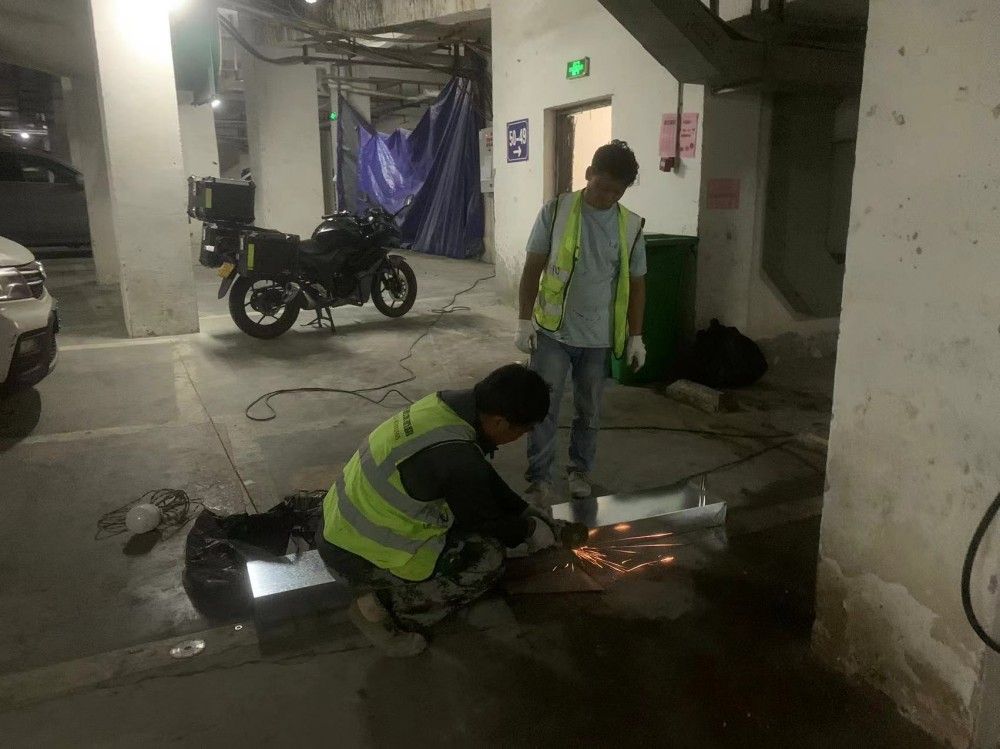 远洋公园高尔夫50栋车库伸缩缝漏水维修