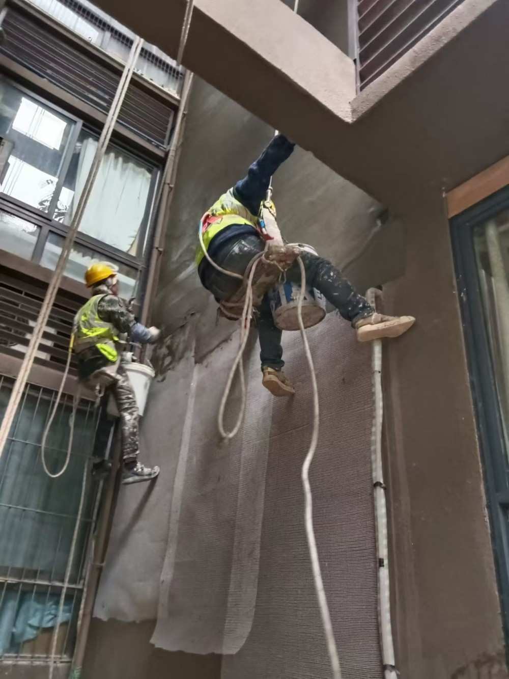 伊顿濠庭外墙排危修复