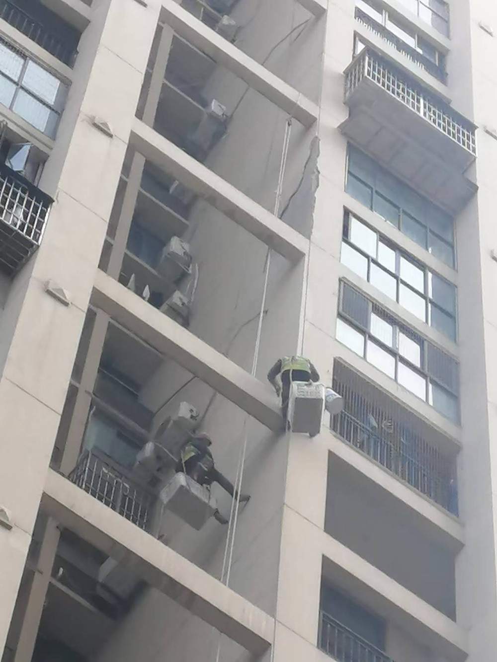 伊顿濠庭外墙排危修复