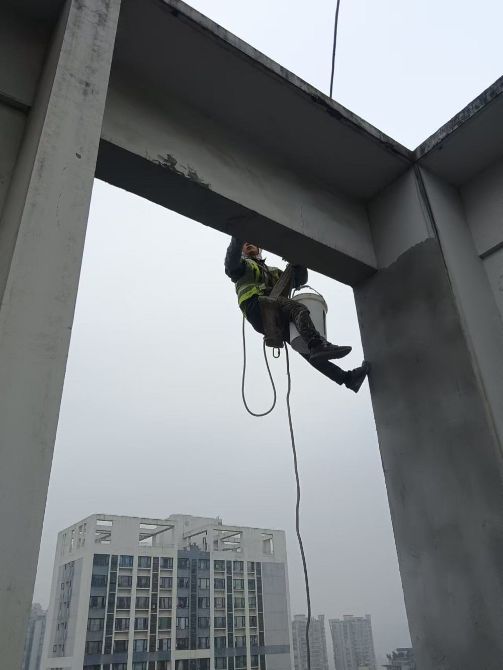 亚太商谷外墙排危修复