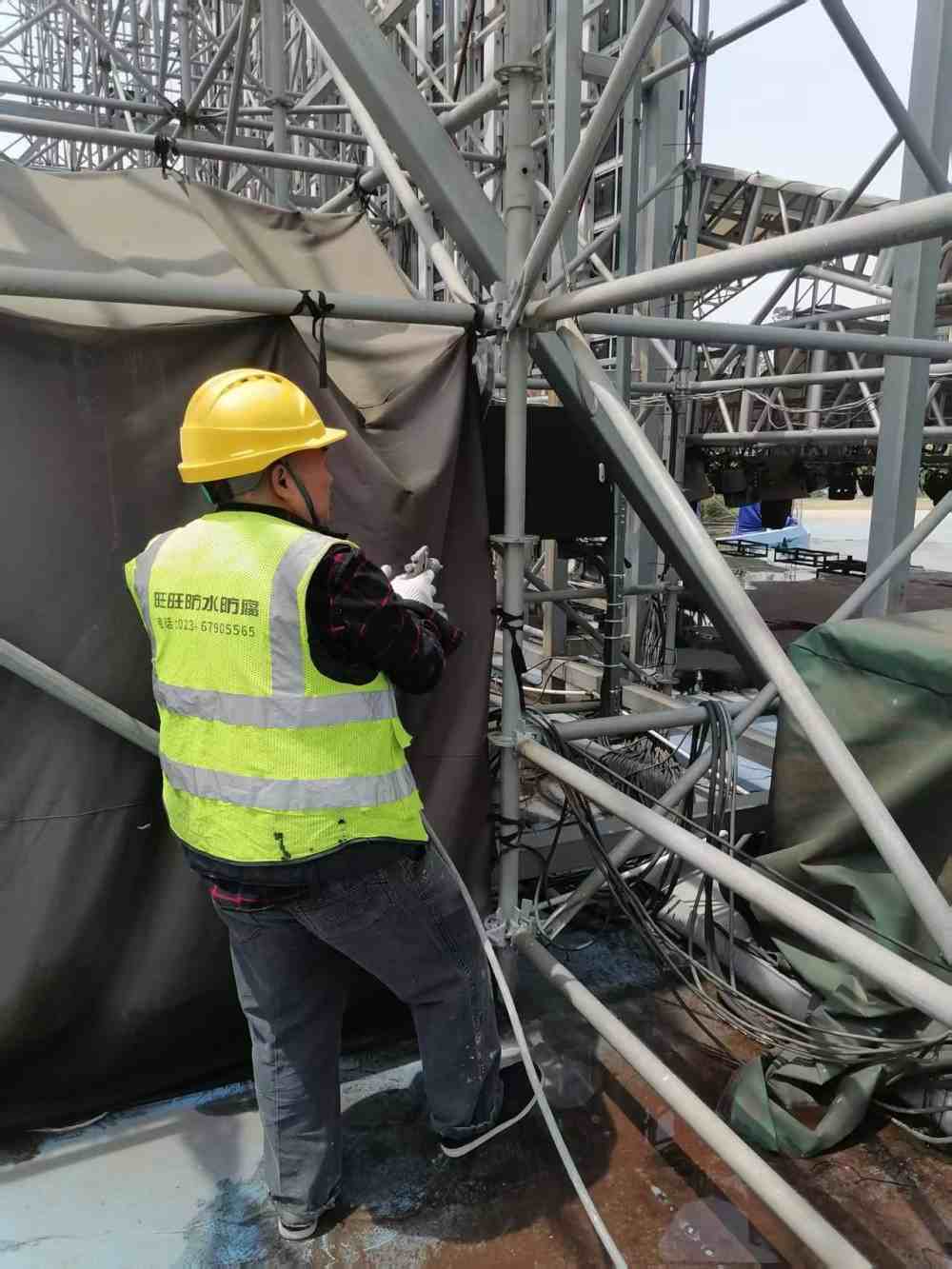 鲸豚湾水世界舞台架防腐