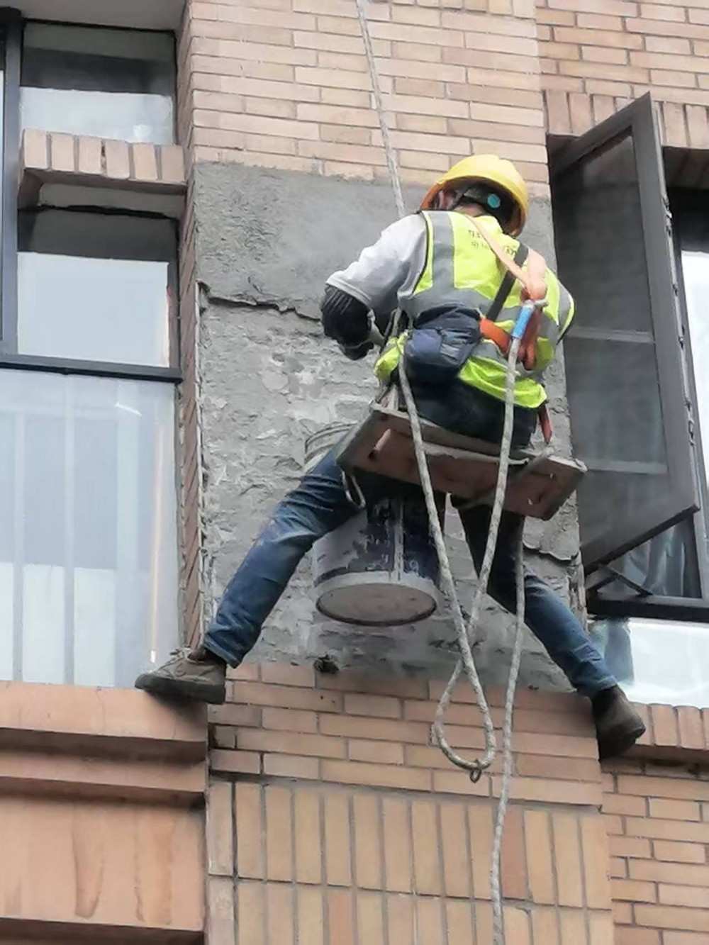 天江鼎城外墙排危修复