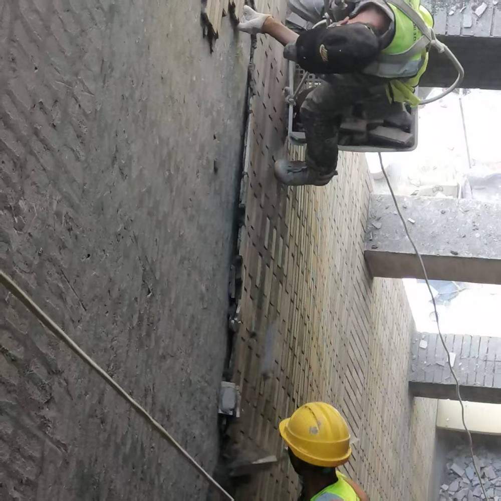 天江鼎城外墙排危修复