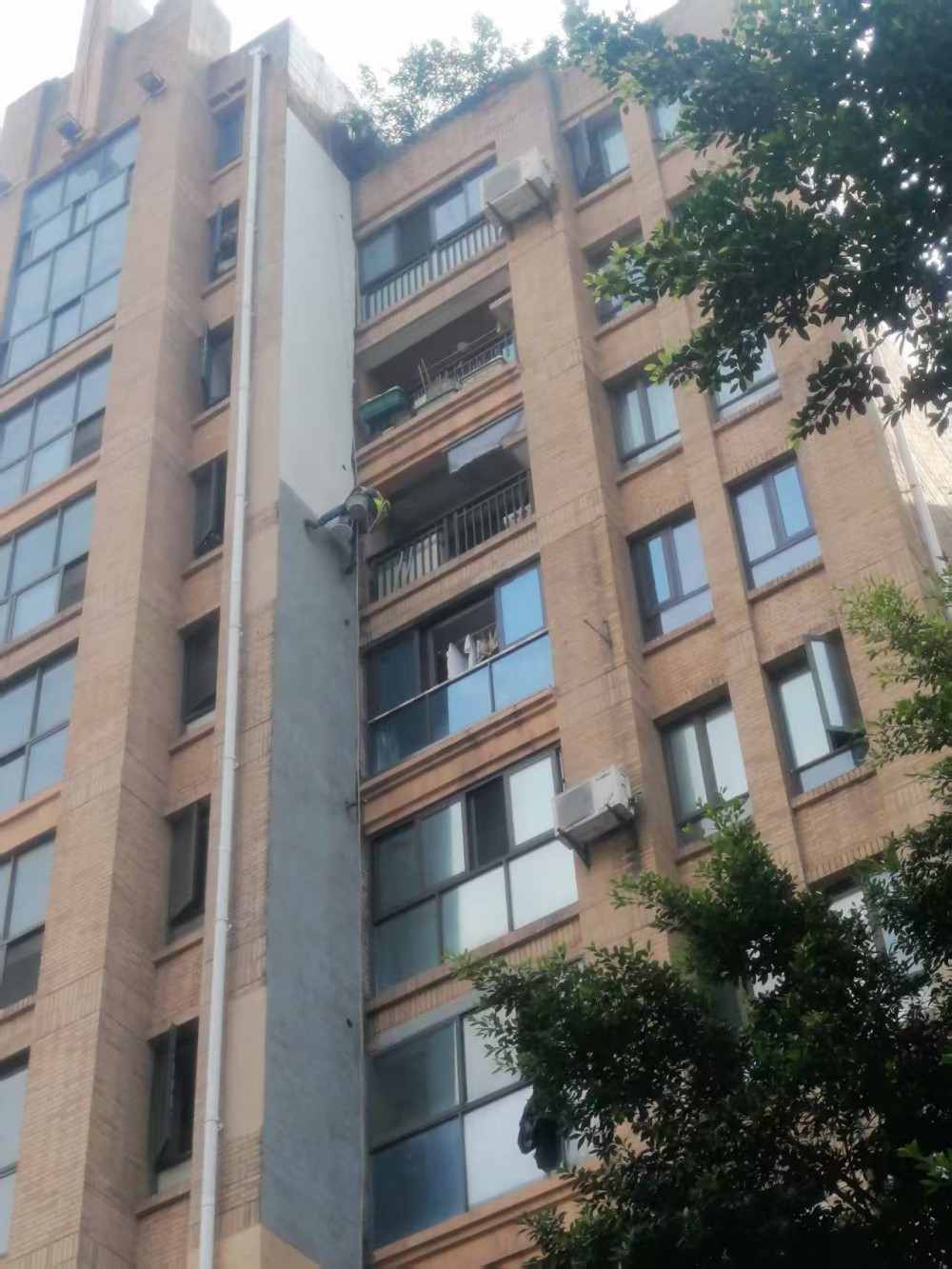 天江鼎城外墙排危修复