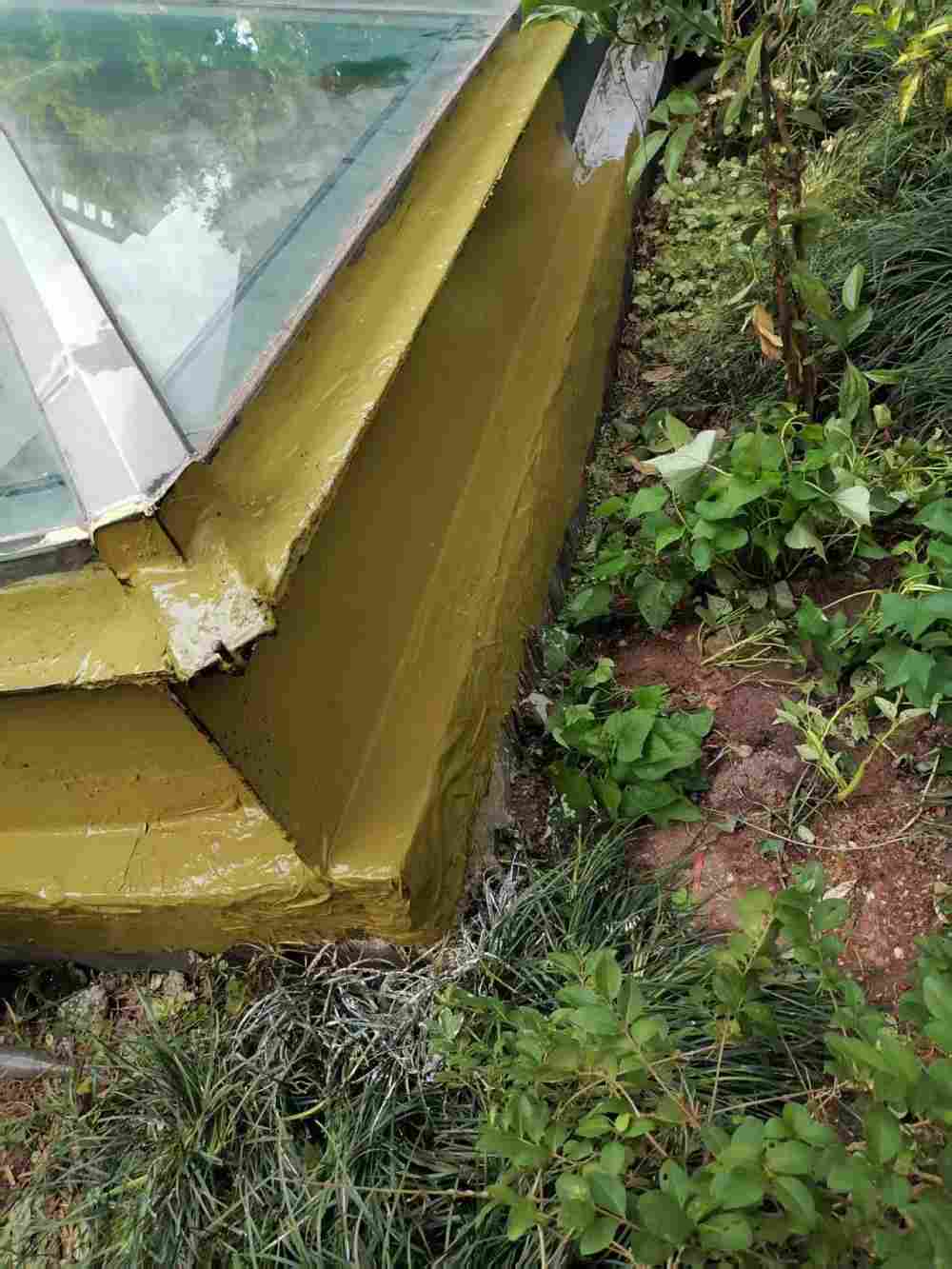 东海岸小区公区渗水维修