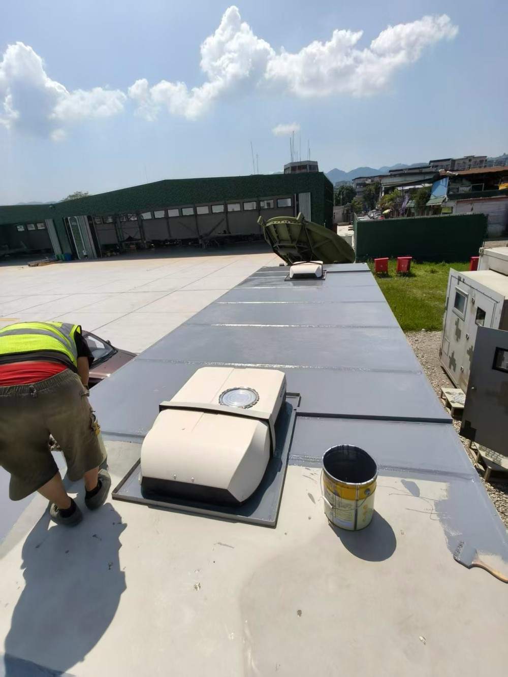 重庆梁平机场指挥方舱顶板防水