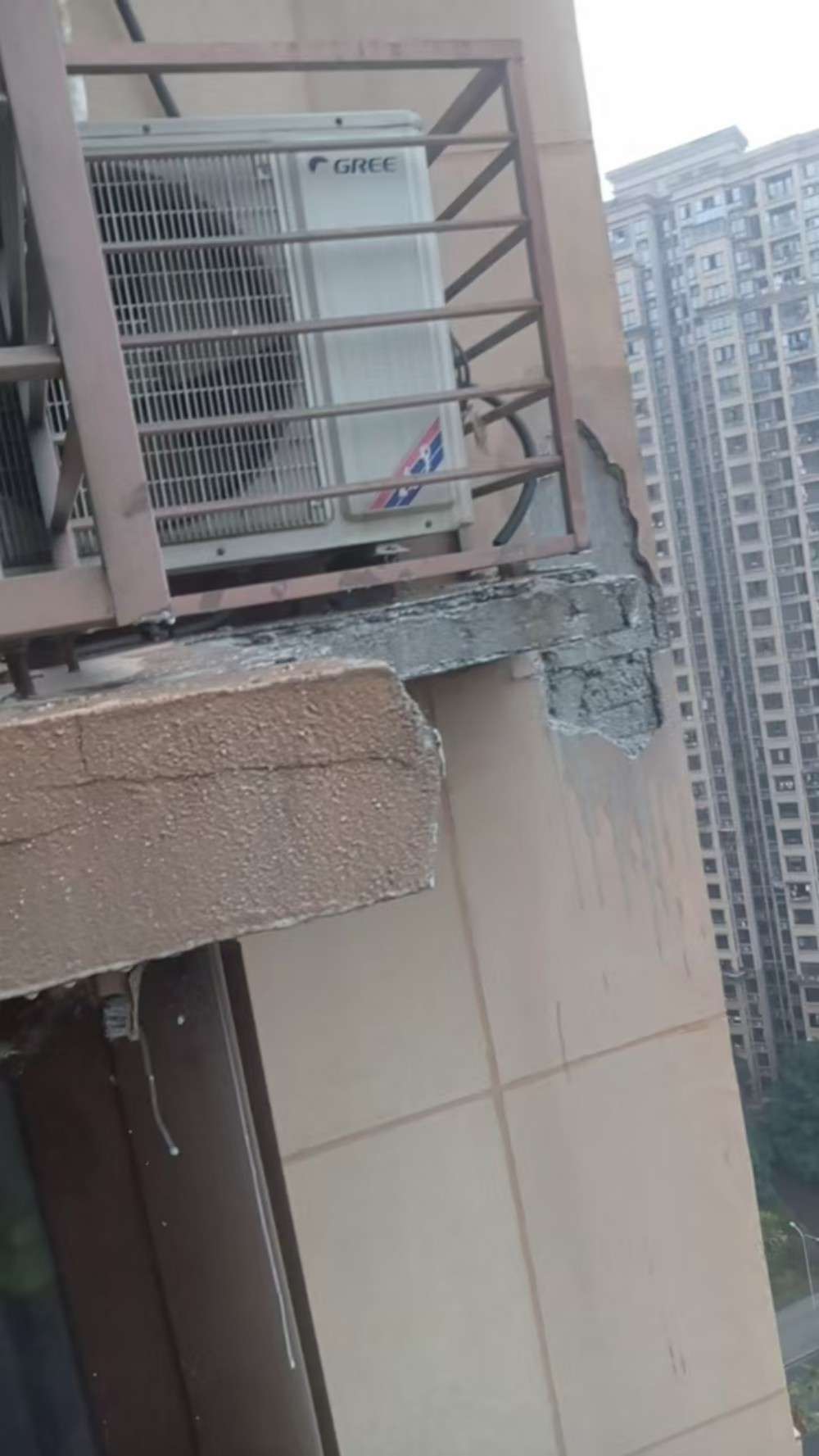 华宇金沙时代外墙排危修复
