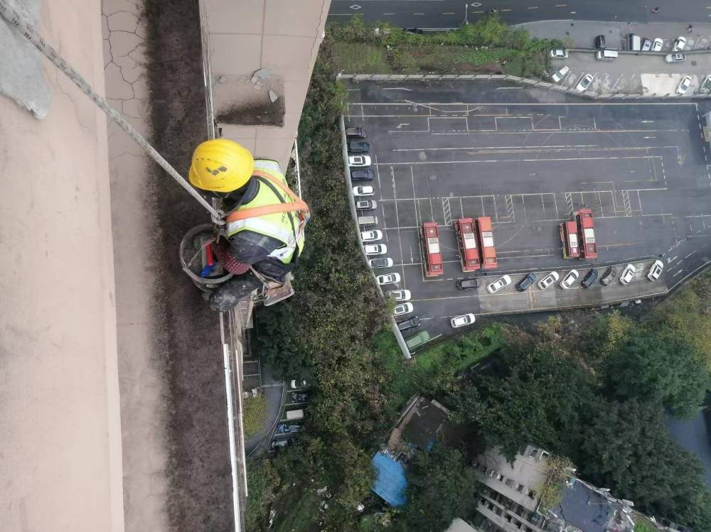 华宇金沙时代外墙排危修复