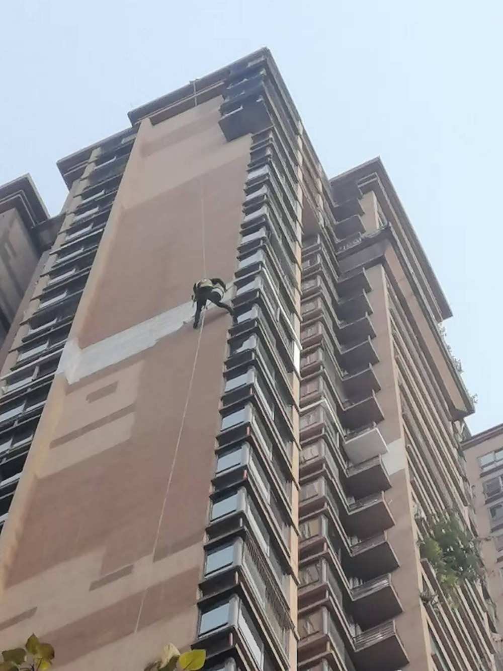 华宇金沙时代外墙排危修复