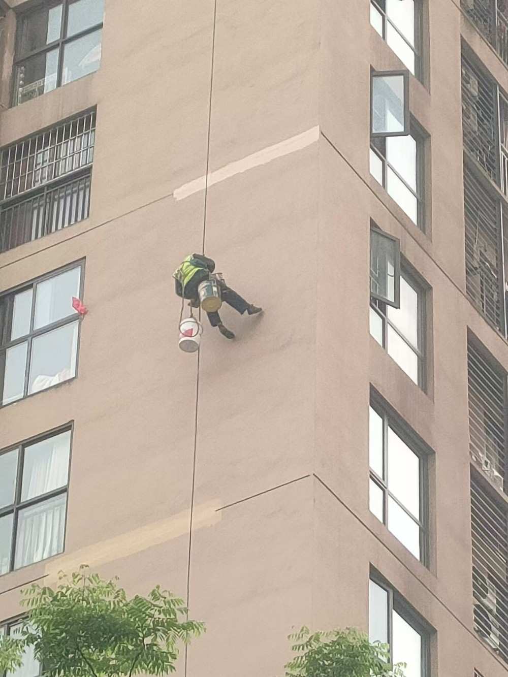 金悦城外墙开槽防水